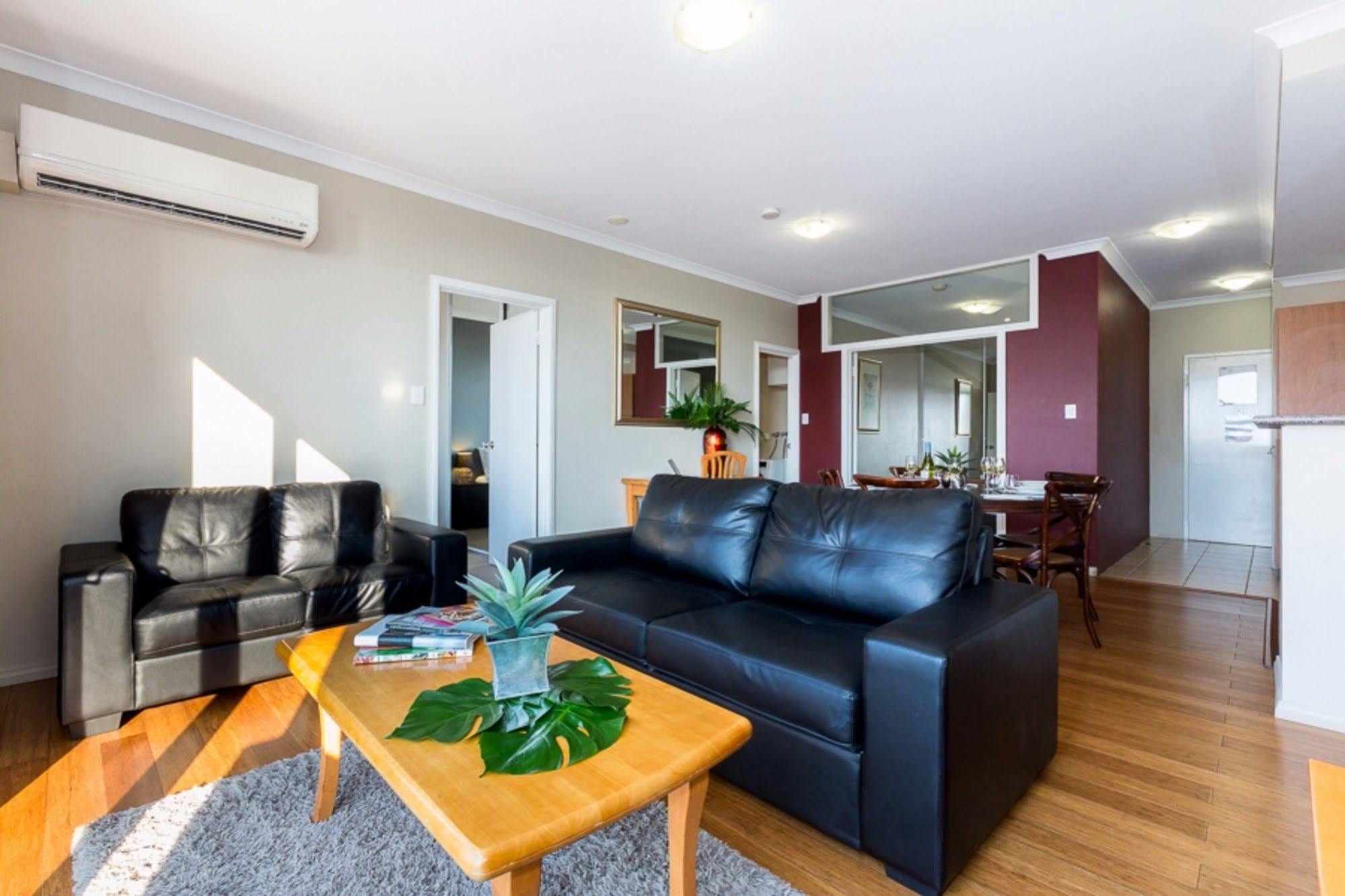 Mont Clare Boutique Apartments Perth Bagian luar foto